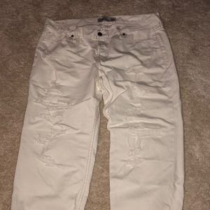 Abercrombie & Fitch distressed boyfriend jean